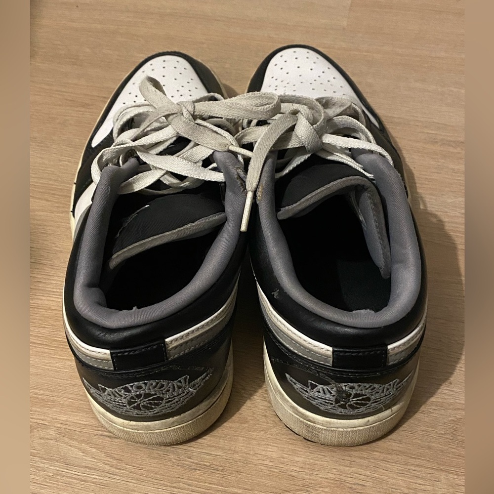 Air Jordan 1 One low Panda sneakers size 9.5 - Picture 3 of 5